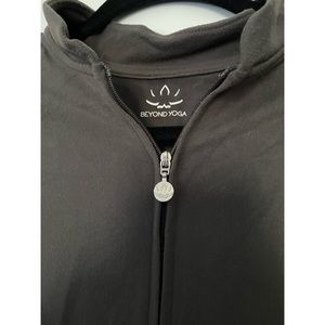 Beyond Yoga zip up